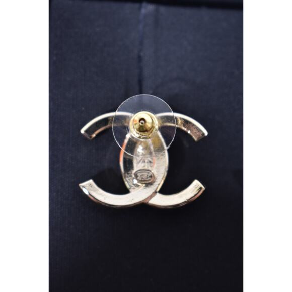 Chanel 23S Gold Crystal Interlocking CC Logo Classic Drop Statement Stud Earring - Picture 9 of 11